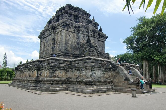 Yogyakarta Day trip Borobudur & Prambanan Temples - Mendut and Plaosan stops: filling the time between two icons