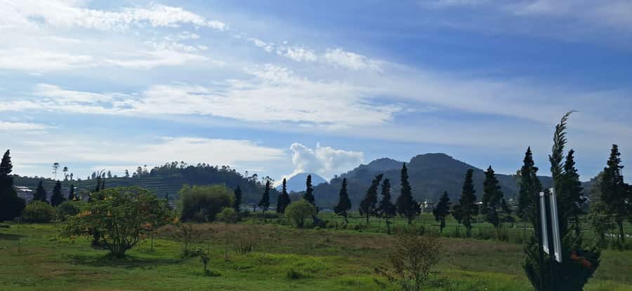 Yogyakarta : Dieng Plateau Tour (Natural Beauty of Java) - Colorful Lakes in Dieng: What You’re Really Paying For