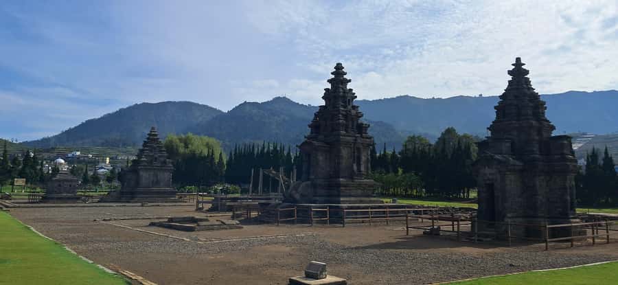 Yogyakarta : Dieng Plateau Tour (Natural Beauty of Java) - Sikidang Crater: Where the Volcano Smell Changes the Mood