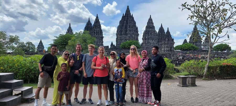 Yogyakarta Experience one day tour Borobudur and Prambanan - A 10-Hour Temple Circuit That Doesn’t Feel Like a Sprint