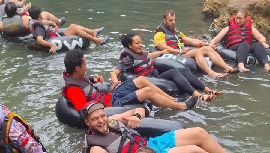 Yogyakarta: Explore Pindul Cave, Oyo River & Timang Beach - Floating Through Pindul Cave on a Donut Boat