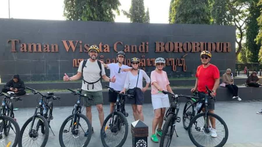 Yogyakarta: Half-Day Guided Bike City Tour - Why This 3-Hour Bike Loop Works in Yogyakarta