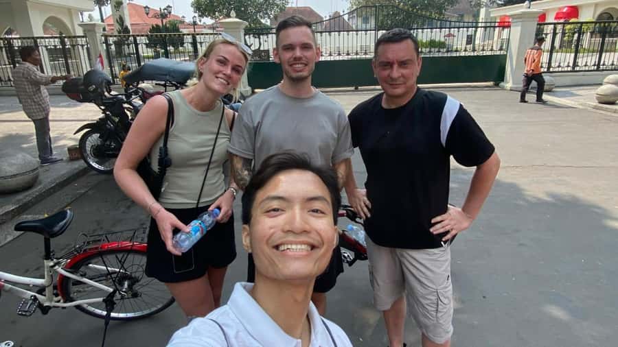 Yogyakarta: Half-Day Guided Bike City Tour - Alun-Alun Kidul and the Malioboro Finish: City Life, Not Just Landmarks