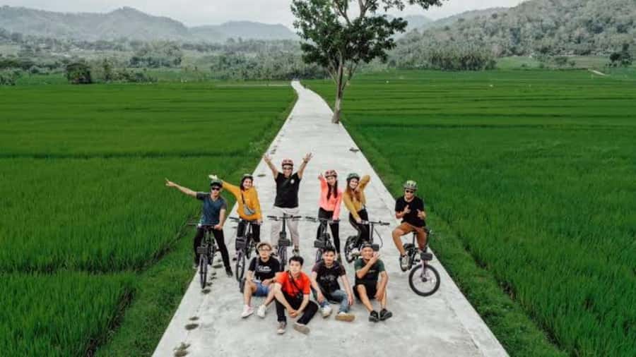 Yogyakarta: Half-Day Guided Bike City Tour - Meeting at Toko Madam Wang and Getting Ready to Ride
