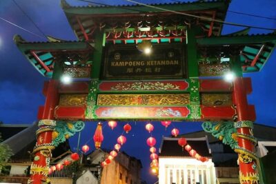 Yogyakarta Historical and Food Tour - Malioboro Road on foot: three snack types and a street-level rhythm