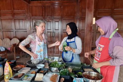 Yogyakarta: Javanese Cooking Class & Market Tour - Dewi’s market tour: learning Javanese ingredients in real time