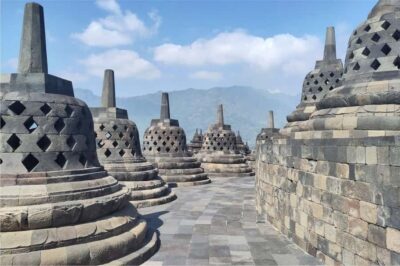 Yogyakarta: Joined or Private Tour to Borobudur & Prambanan - Pickup and transfers: the quiet value-add
