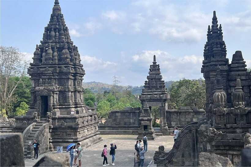 Yogyakarta: Joined or Private Tour to Borobudur & Prambanan - Booking it with confidence: what to decide before you go