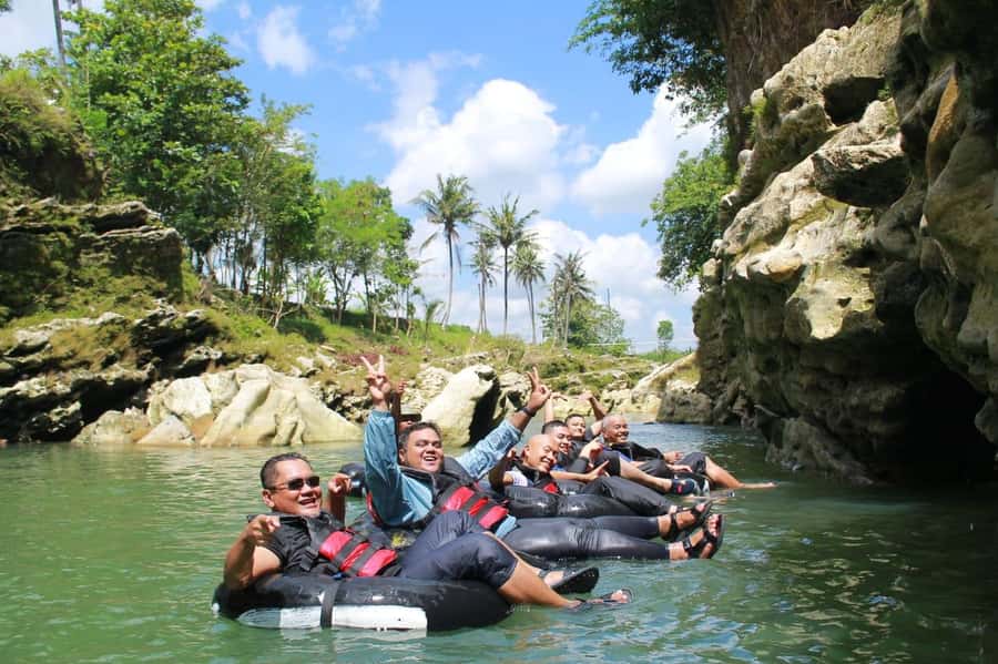 Yogyakarta: Jomblang and Pindul Caves Tour with Lunch - Pindul Cave: the tire-ride river and the scenery between moments
