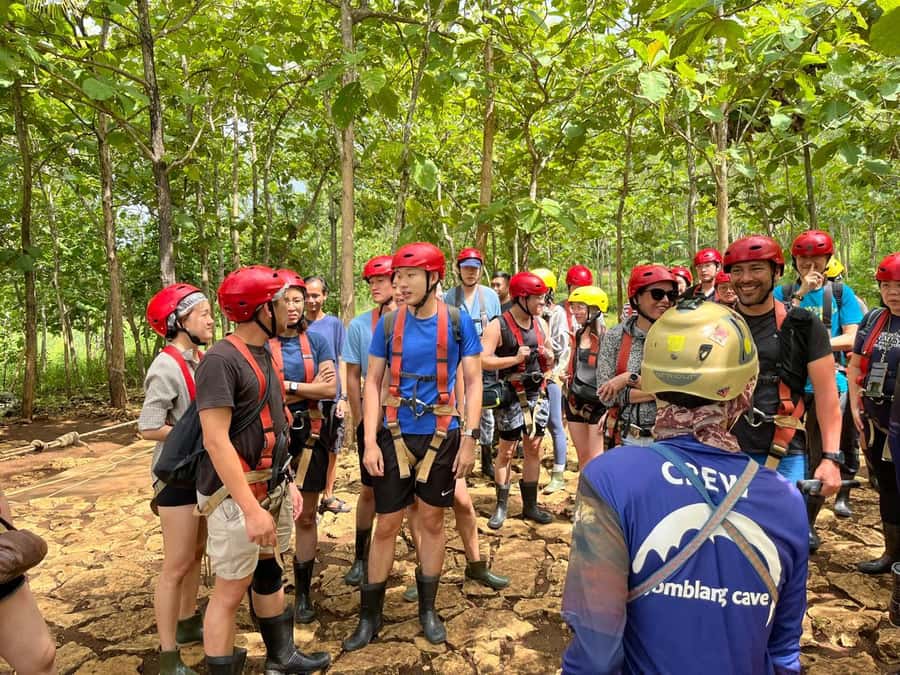 Yogyakarta: Jomblang and Pindul Caves Tour with Lunch - Safety and comfort: how to make this day feel manageable