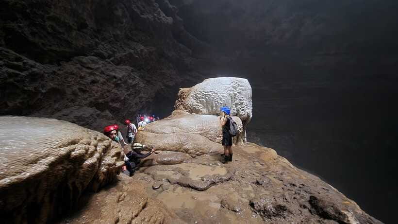 Yogyakarta: Jomblang Cave Tour - The descent itself: manual pulley rappel with staff guiding at the bottom