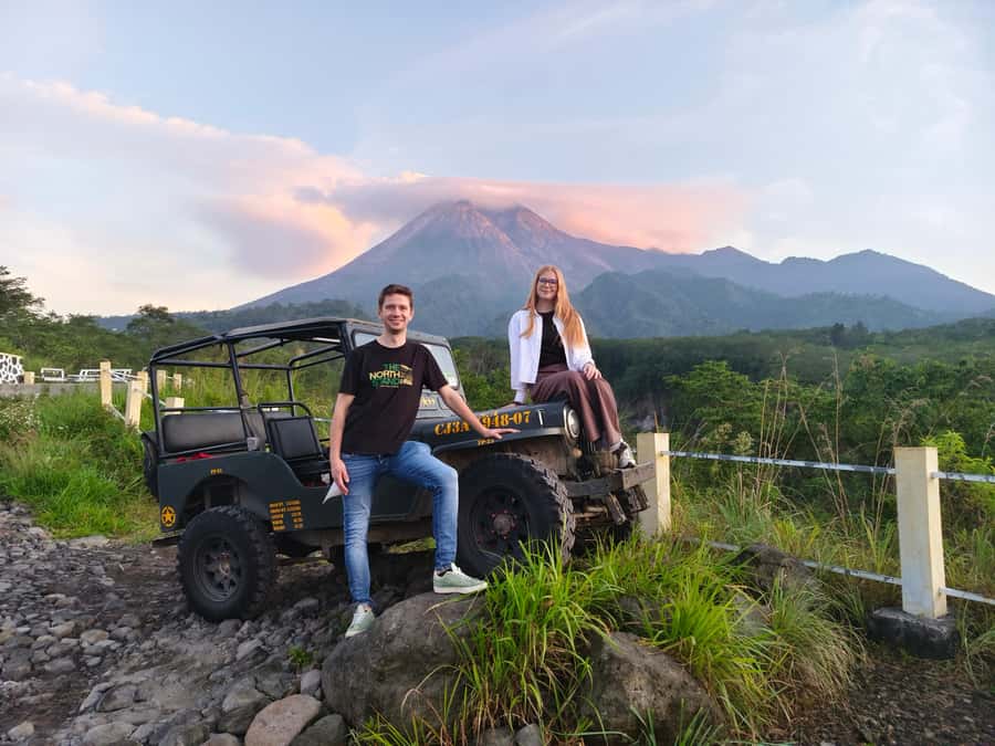 Yogyakarta: Merapi Jeep & Magelang Rafting - Mid-Route Breaks: Swims, Waterfalls, and Photo Time