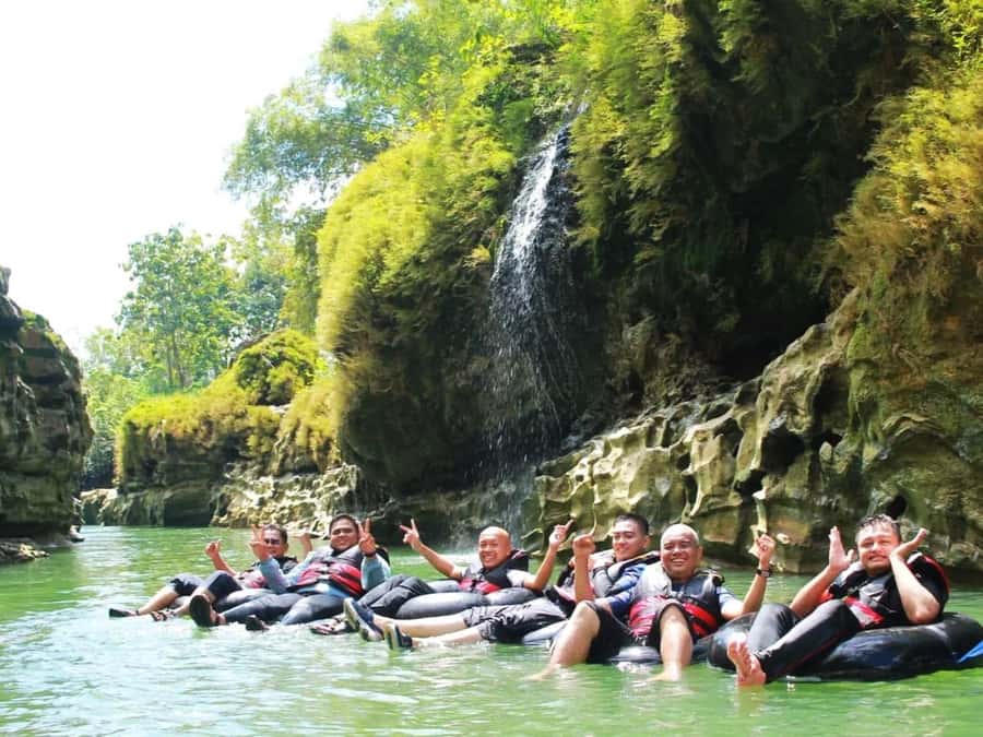 Yogyakarta: Mount Merapi and Pindul Cave Tubing Day Tour - Lunch break timing: plan for energy, not a gourmet meal