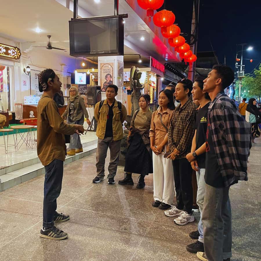 Yogyakarta: Night Walking & Street Food Tour - Malioboro After Dark: Easy Walking, Real City Energy