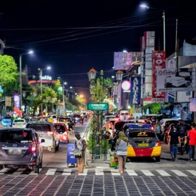 Yogyakarta: Night Walking & Street Food Tour - First Stops: The Snacks You’ll Actually Want to Seek Out Again