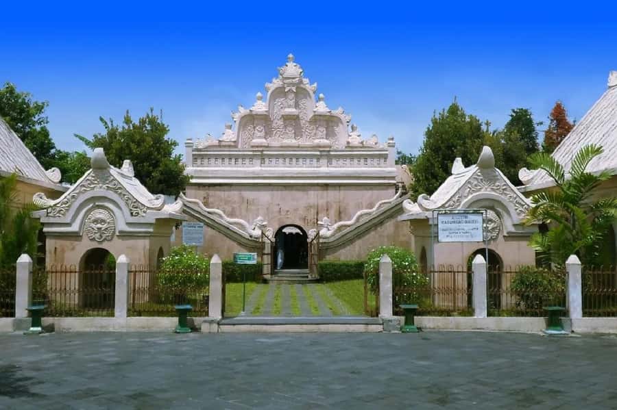 Yogyakarta: Palace, Taman Sari, Waterfall, and Pine Forest - Pine forest sunset: panoramic Yogyakarta views without the usual rush