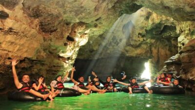 Yogyakarta: Pindul Cave Tubing and Oyo River Tubing - Pindul Cave Tubing: Limestone Beauty in a Horizontal Cave