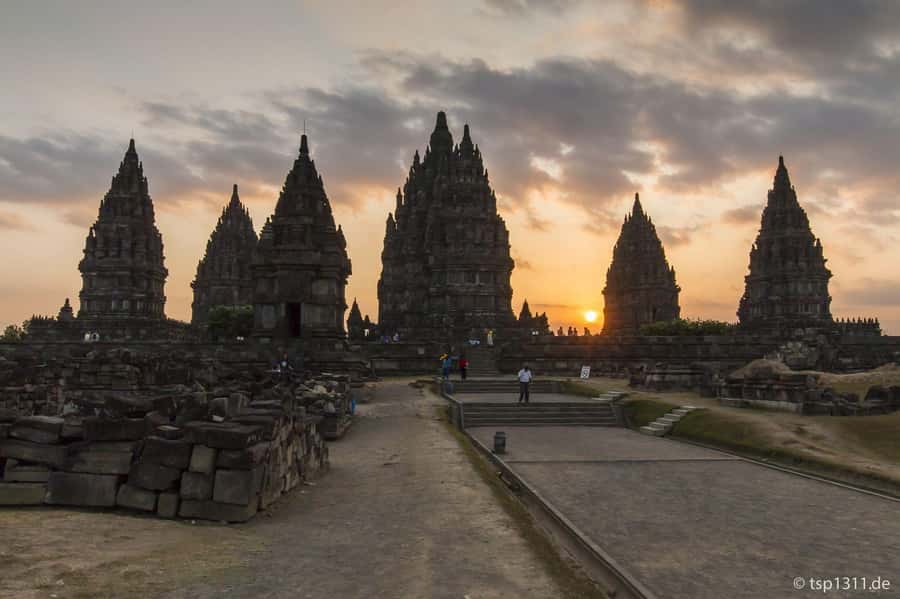 Yogyakarta : Prambanan and Borobudur full access guarantee - What’s included versus what you’ll pay: clear budgeting
