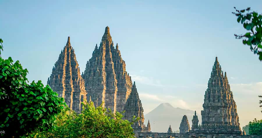 Yogyakarta : Prambanan early morning guided tour - Prambanan Temple: 9th-century Hindu grandeur with a guided focus