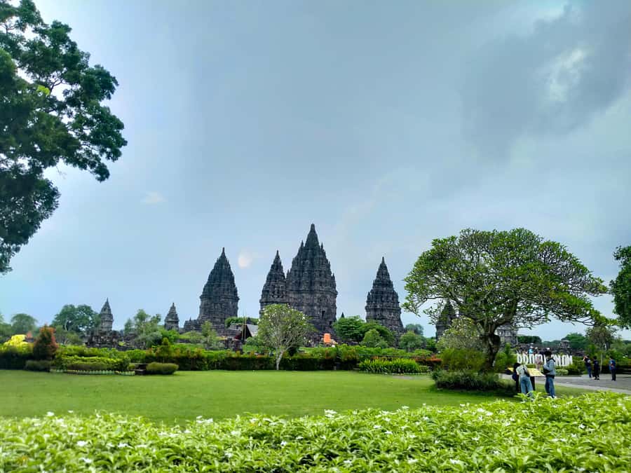 Yogyakarta: Prambanan Temple Afternoon Exploration - Your 2-hour guided walk inside the Prambanan complex