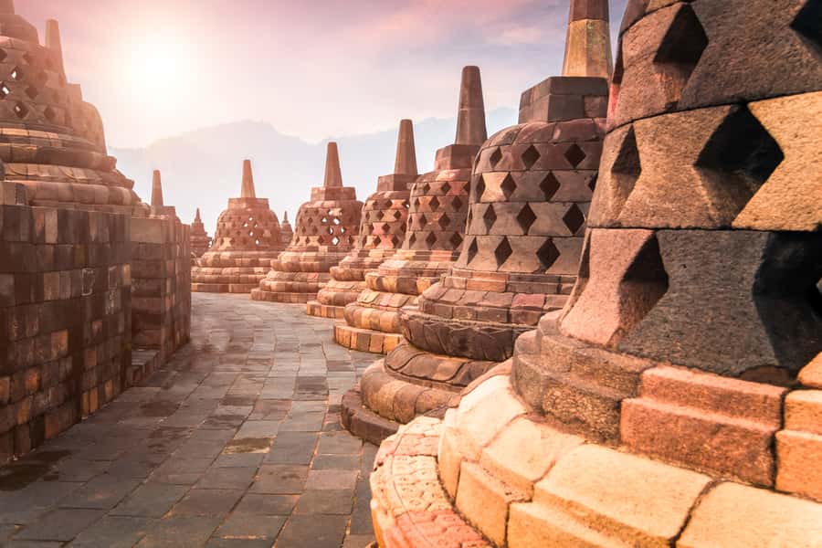 Yogyakarta: Prambanan Temple Afternoon Guided Tour - How guides shape the experience: jokes, explanations, and photo angles that actually work