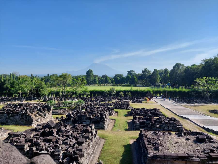 Yogyakarta: Prambanan Temple Morning Tour and Palace Tour - Should You Book This Yogyakarta Morning Tour?