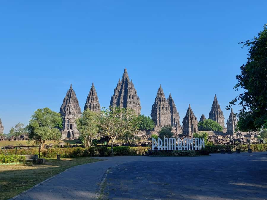 Yogyakarta: Prambanan Temple Morning Tour and Palace Tour - Water Castle (Taman Sari): Gardens, Pools, and Photo-Friendly Calm