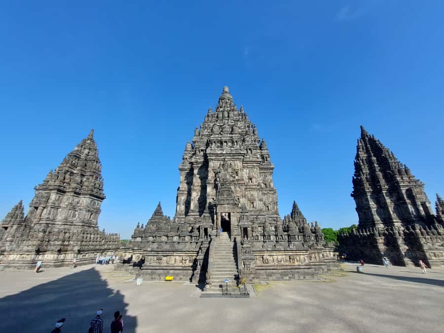 Yogyakarta: Prambanan Temple Morning Tour and Palace Tour - Transportation and Guides: When Small Details Matter