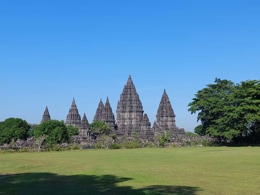 Yogyakarta: Prambanan Temple Morning Tour and Palace Tour - Dress Code and Site Rules: Avoid Getting Turned Away