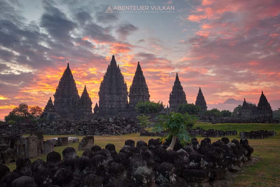 yogyakarta : prambanan temple sunset and ramayana ballet - Pickup and the Ride to Prambanan: Simple, Direct, Low Stress