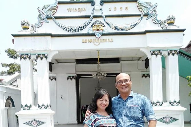 Yogyakarta Private Tour - Stop 4: Batik Indah Rara Djonggrang and learning batik in a real factory