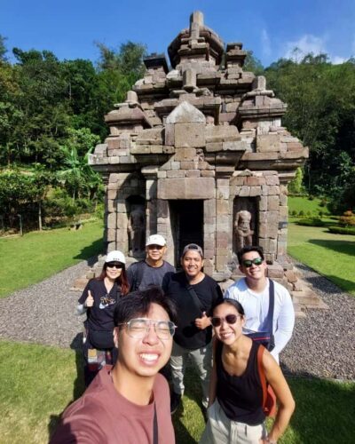 Yogyakarta: Selogriyo Temple and Rice Terrace Soft Trekking - The rice-terrace soft trek: pretty, practical, and not too long