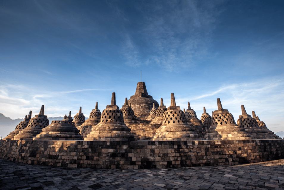 Yogyakarta: Setumbu Sunrise, Borobudur & Prambanan Day Tour - Comfort checklist for a 10-hour early start
