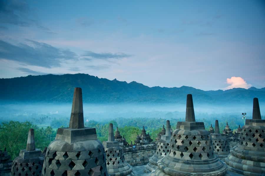Yogyakarta: Setumbu Sunrise, Borobudur & Prambanan Day Tour - A one-day temple sampler from Yogyakarta