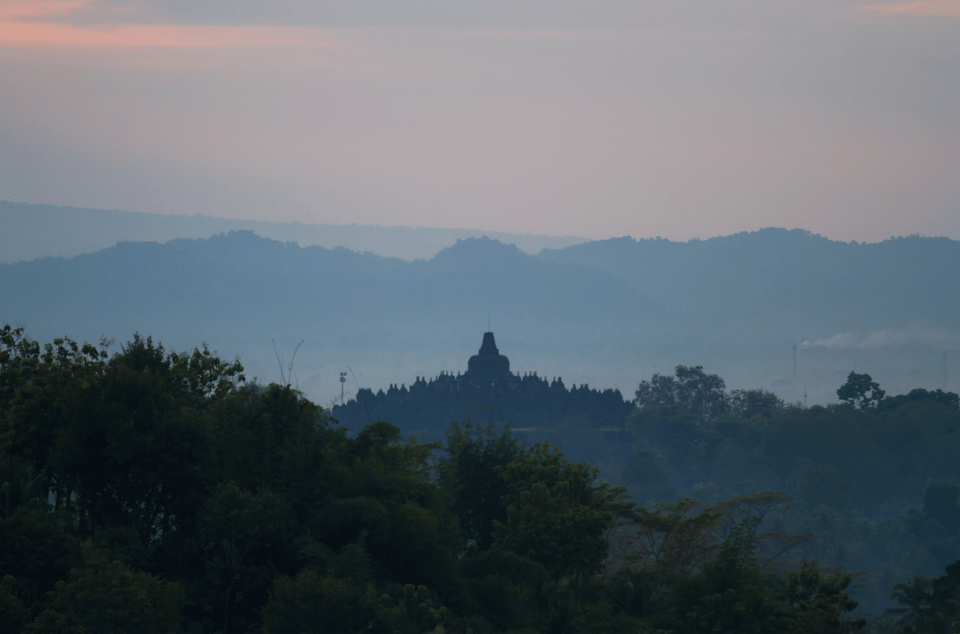 Yogyakarta: Setumbu Sunrise, Borobudur & Prambanan Day Tour - Prambanan: reliefs, splendor, and the Trimurti theme