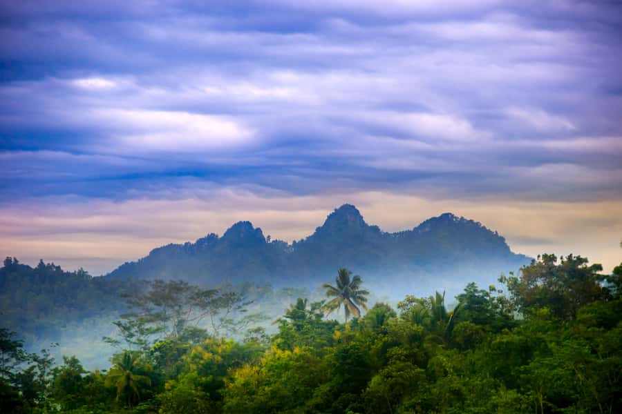 Yogyakarta: Setumbu Sunrise, Borobudur & Prambanan Day Tour - Price and logistics: what makes $29 feel fair