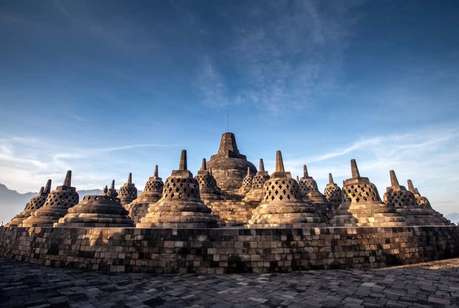 Yogyakarta: Setumbu Sunrise, Borobudur & Prambanan Day Tour - Why Punthuk Setumbu sunrise sets the tone