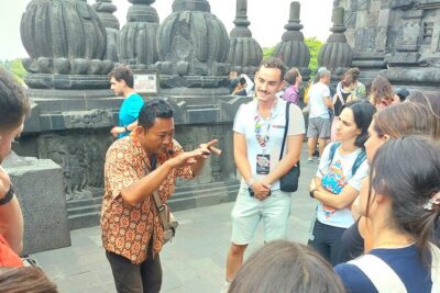 Yogyakarta: SUNRISE Above Cloud & Explore UNESCO Temples w/ GUIDE - Prambanan Temple Complex early: why the quiet morning matters