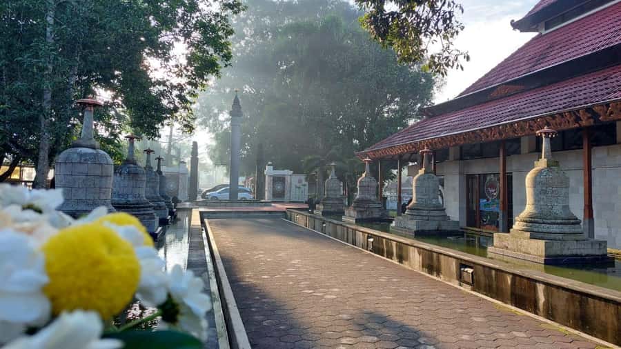 Yogyakarta: Sunrise setumbu, Borobudur and Prambanan Tour - Should you book this Yogyakarta sunrise + Borobudur + Prambanan tour?