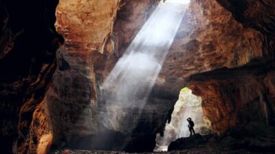 Yogyakarta: The Jomblang Cave adventure all inclusive tour - Entering Jomblang Cave: rappel setup and the famous light show