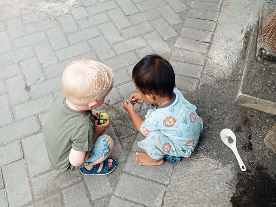 Yogyakarta: The Oldest Neighborhood Walking Experience - Historical stops tied to the Mataram Islam Kingdom era