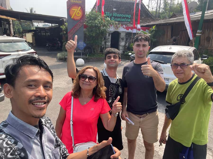 Yogyakarta to Everywhere: Car/Van Trip with Driver & Guide - Food and lunch breaks that don’t derail your day