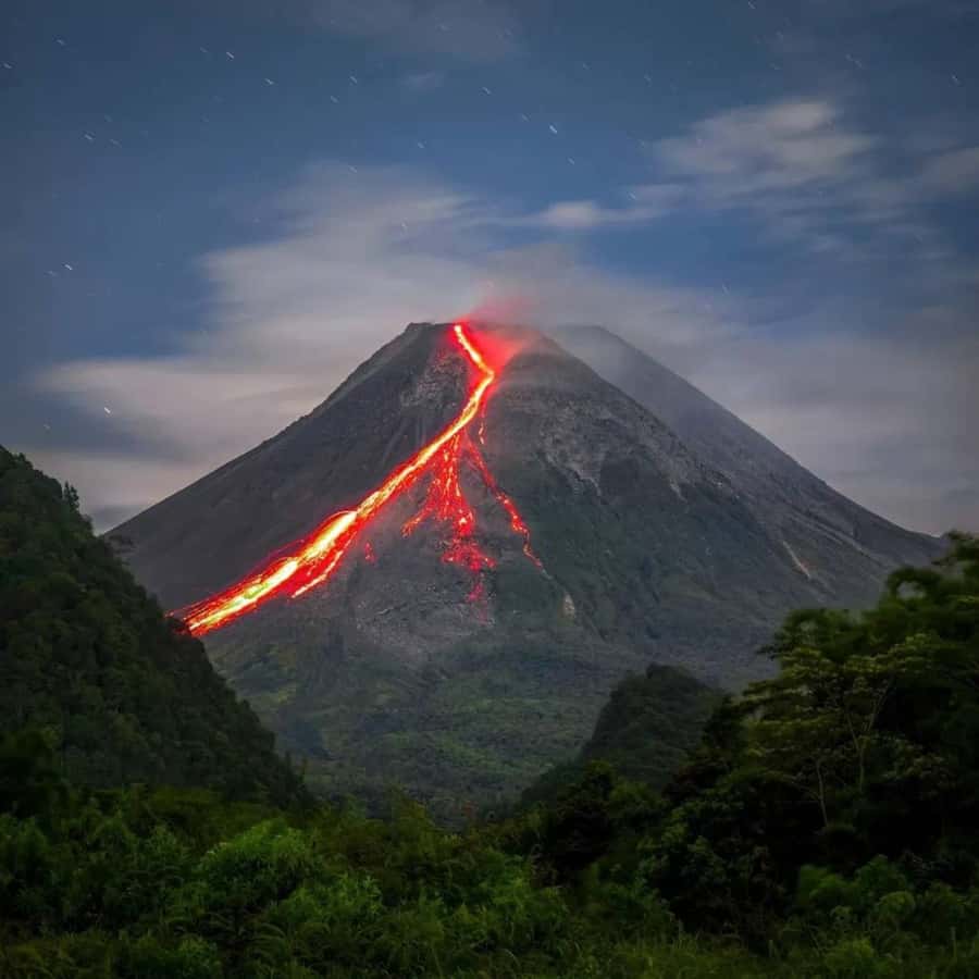 Yogyakarta: Turgo Hill-Unrivaled Lava Views of Mount Merapi - Turgo Hill Merapi night views: why this spot works