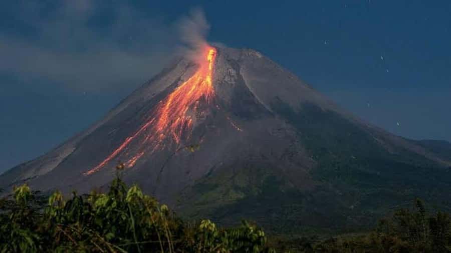 Yogyakarta: Turgo Hill-Unrivaled Lava Views of Mount Merapi - The 1,743-step climb at 1,000 meters: what to expect