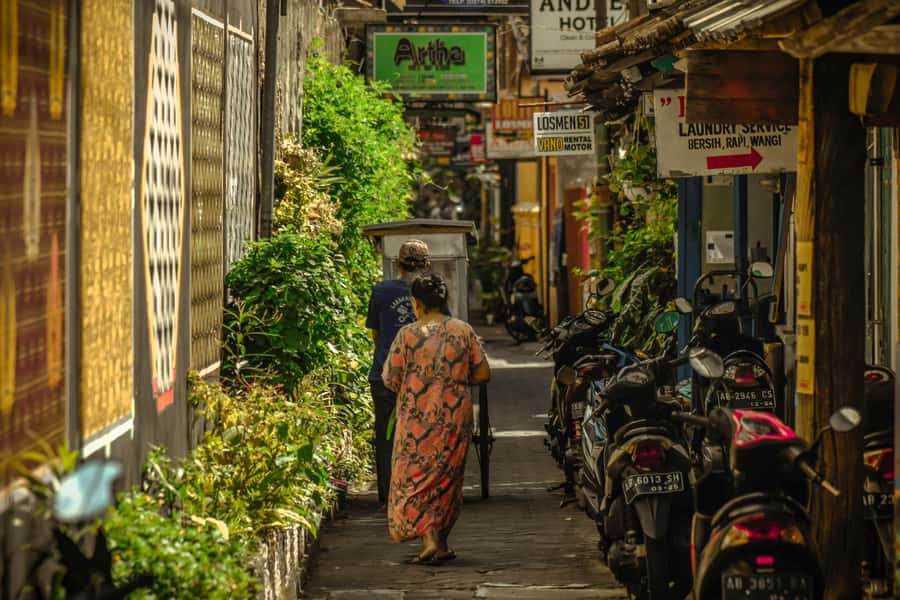 Yogyakarta : Walking Tour and Food Tasting inside Palace - Alun-Alun Kidul: ending with games and city energy