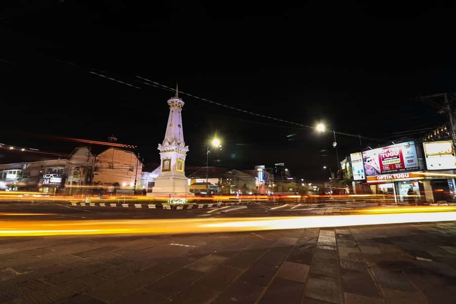 Yogyakarta walking tour: Gourmet Stroll & Nightly Highlights - Alun-Alun Kidul: Games, Rides, and Local Hangout Energy