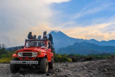 Yogyakarta:Mount Merapi volcano Jeep safari Guided Tour - From Your Yogyakarta Hotel to the Jeep Base Camp (About 40 Minutes)