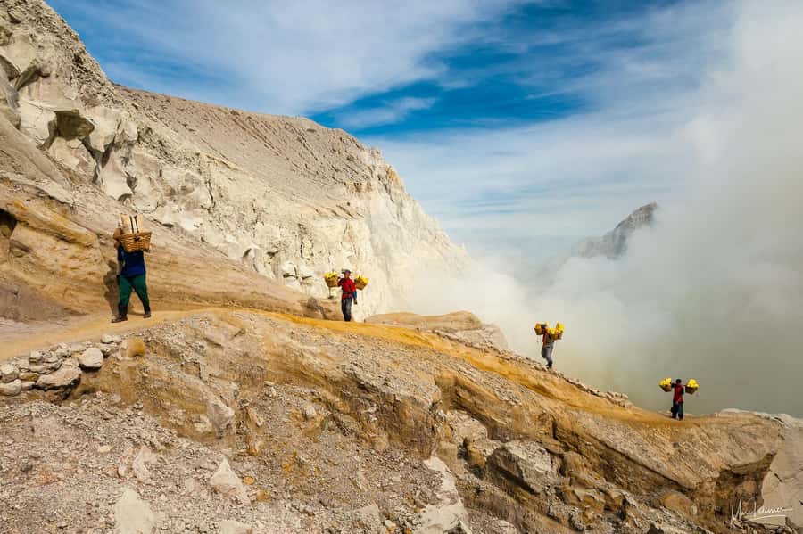 Yogyakrta to bali:Borobudur,prambanan,bromo,ijen,tumpak sewu - Ijen Crater at night: blue flames, equipment, and realistic effort